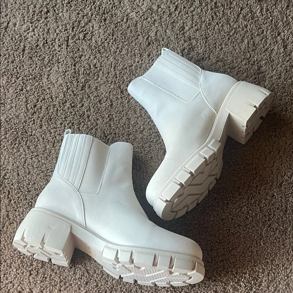 MIA Off-White Ankle Booties